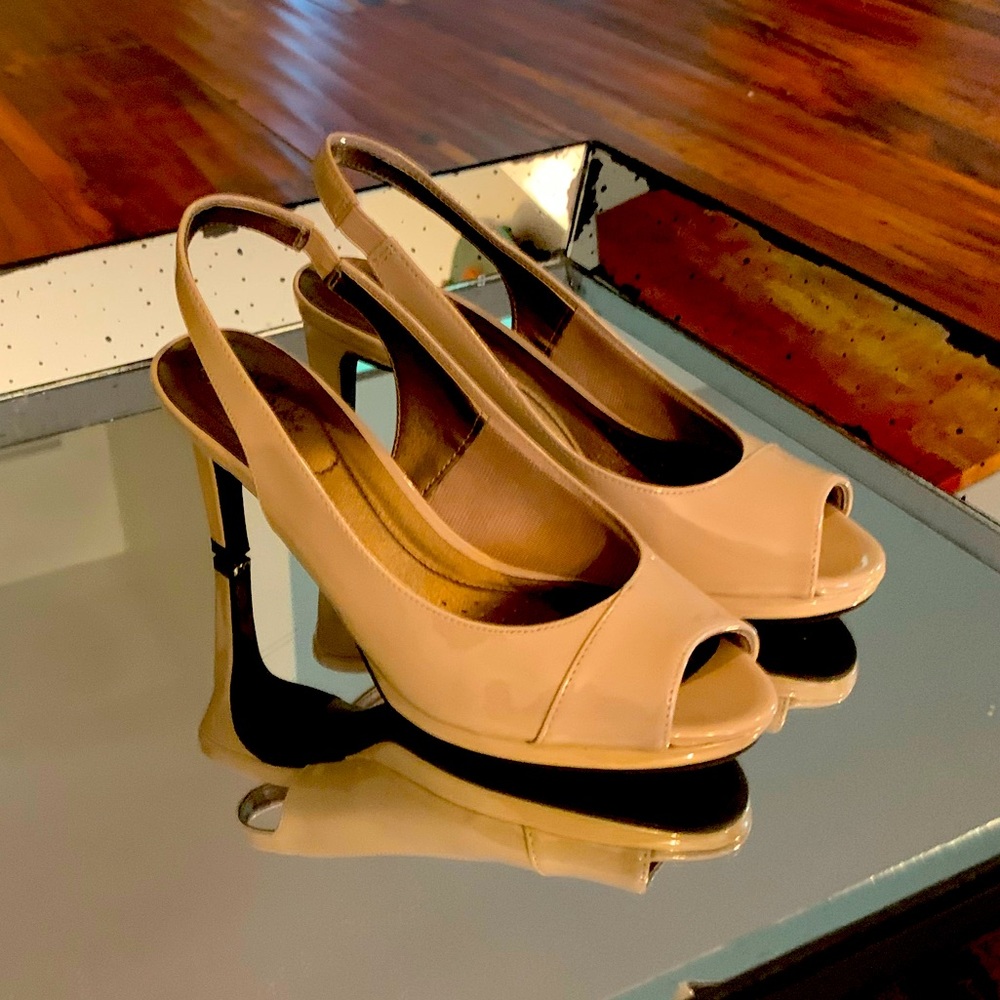 Lifestride Aerosoles Nude peep toe heel